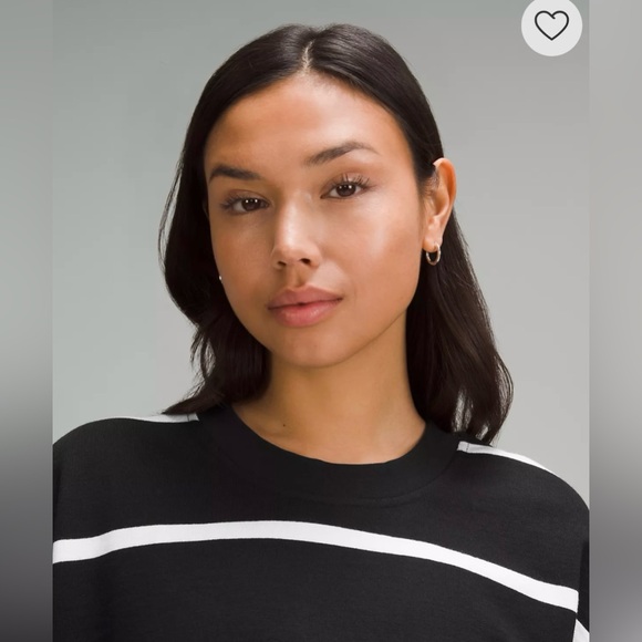 TAKE 50% OFF! Lululemon Perfectly Oversized Cropped Crew NWT! - Picture 4 of 14